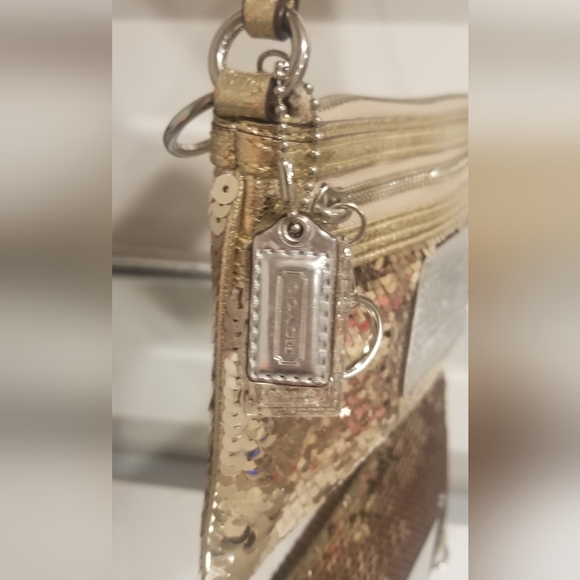 COACH Poppy Gold Sequined Large Clutch Wristlet - Picture 6 of 9